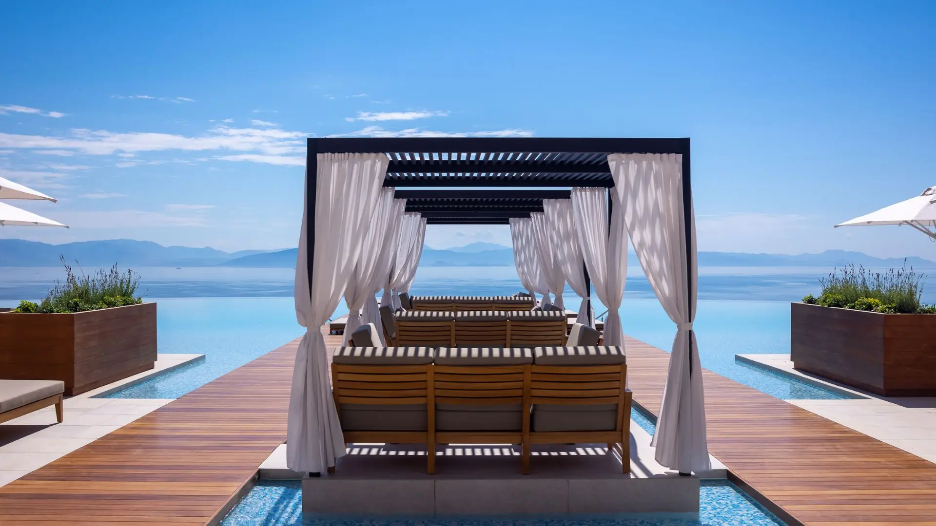 infinity pool bali bed Corfu