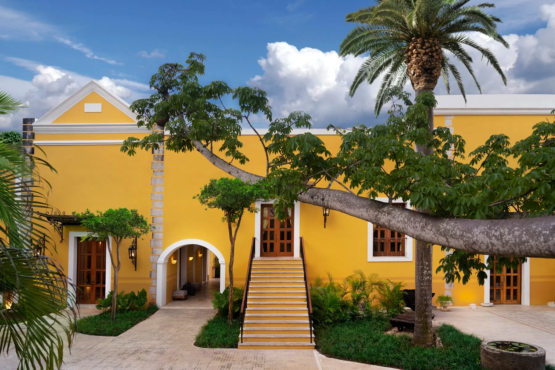 Hacienda Xcanatun lobby